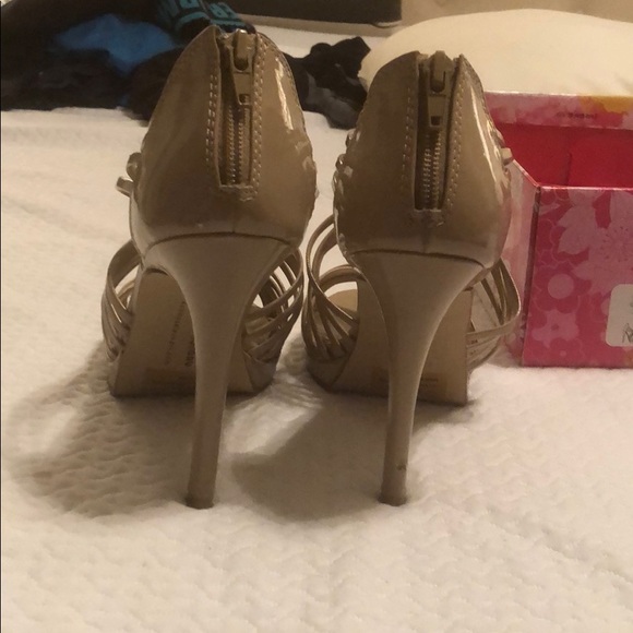 Heals - Picture 4 of 5